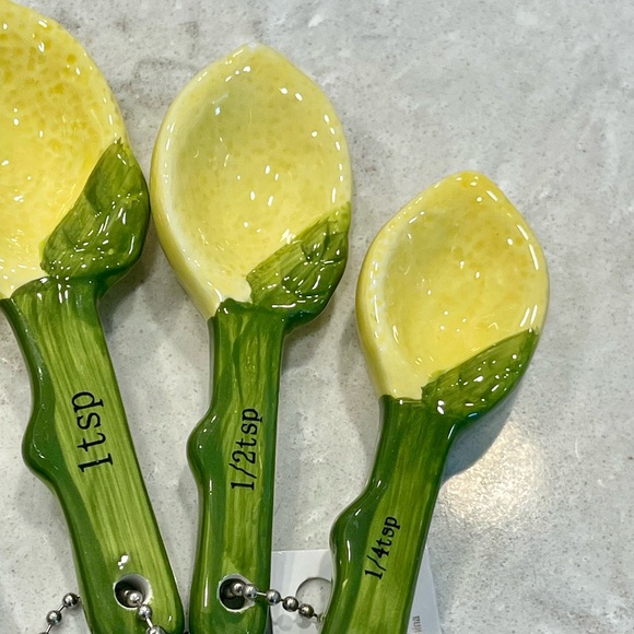 New Trendy Ceramic Lemon Measuring Spoons 4 pc set, great gifts for Any Occasion - Picture 3 of 7